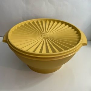 Vintage Tupperware Bowl with Lid